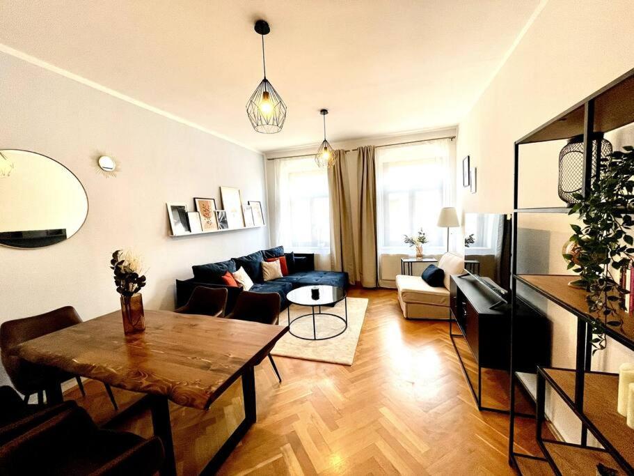 Апартаменты Casarina - Stilvoller Altbau In Zentraler Lage Дрезден Экстерьер фото